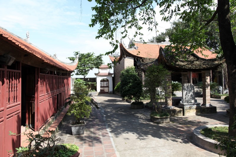 Những ngôi đền, chùa độc đáo nổi tiếng bên bờ sông Hồng - ảnh 3