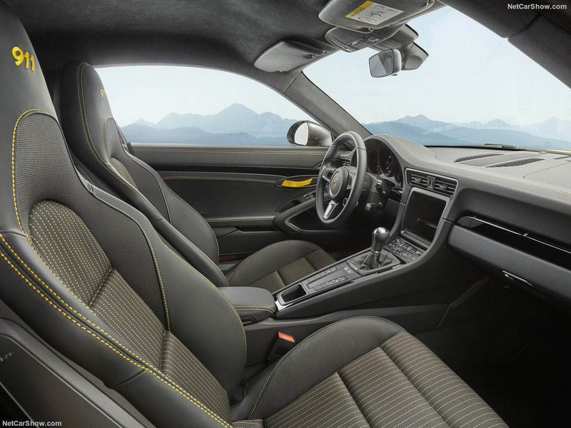 Porsche 911 Carrera T 2018 nang cap manh me, gia hon 100.000 euro hinh anh 6
