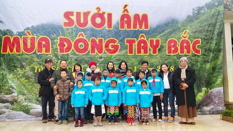 Đoàn thiện nguyện “Sưởi ấm mùa đông Tây Bắc” Báo Bưu điện Việt Nam trở lại Tủa Sín Chải - ảnh 18