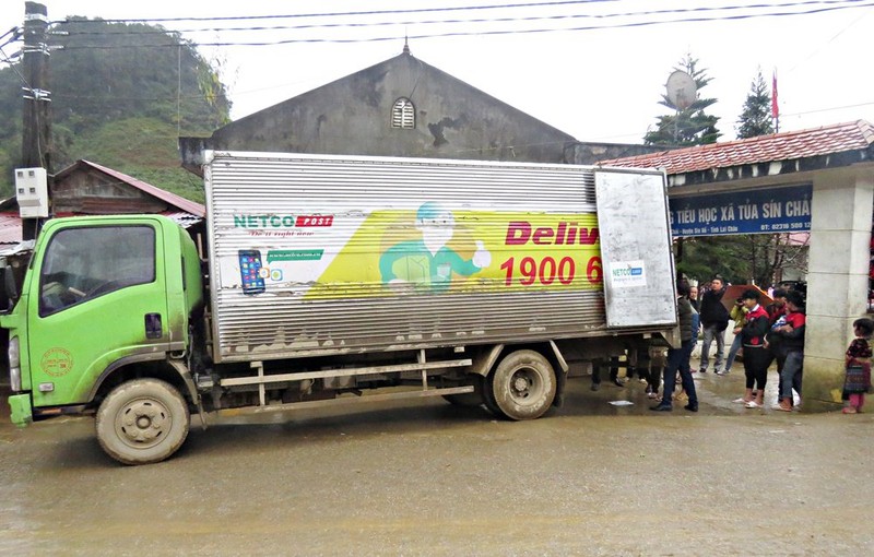 Đoàn thiện nguyện “Sưởi ấm mùa đông Tây Bắc” Báo Bưu điện Việt Nam trở lại Tủa Sín Chải - ảnh 4