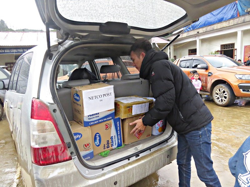 Đoàn thiện nguyện “Sưởi ấm mùa đông Tây Bắc” Báo Bưu điện Việt Nam trở lại Tủa Sín Chải - ảnh 5