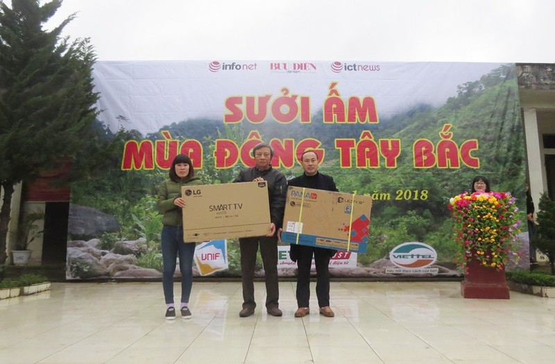 Đoàn thiện nguyện “Sưởi ấm mùa đông Tây Bắc” Báo Bưu điện Việt Nam trở lại Tủa Sín Chải - ảnh 11