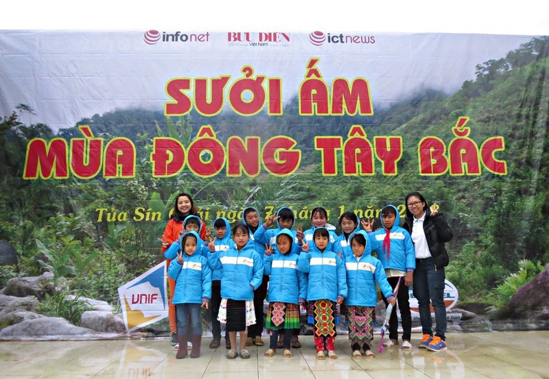 Đoàn thiện nguyện “Sưởi ấm mùa đông Tây Bắc” Báo Bưu điện Việt Nam trở lại Tủa Sín Chải - ảnh 14