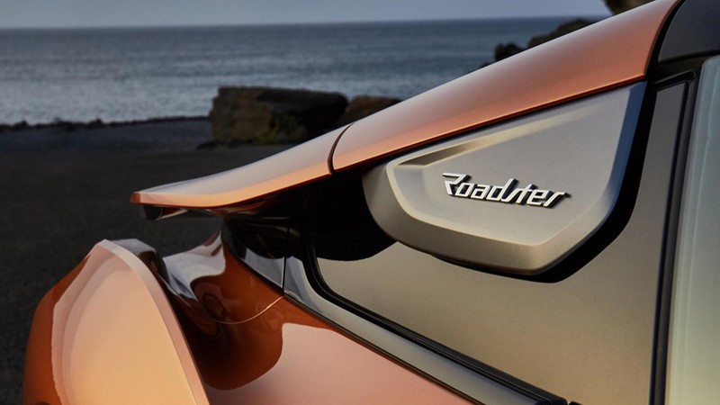 BMW i8 Roadster duoc ban ra trong thang 3, gia 164.000 USD hinh anh 5