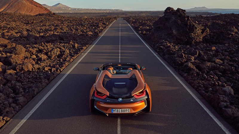 BMW i8 Roadster duoc ban ra trong thang 3, gia 164.000 USD hinh anh 6
