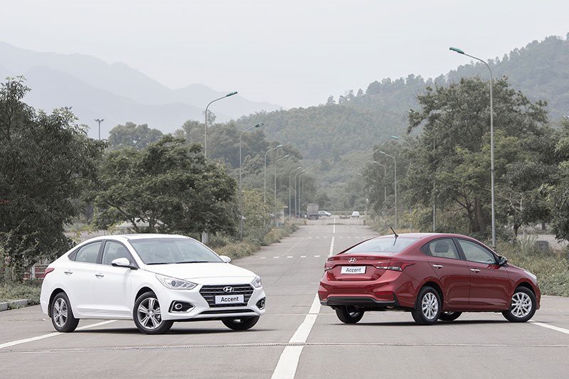 Hyundai Accent 2018 vs Toyota Vios: Ngang tầm giá, chọn xe Nhật hay xe Hàn? - ảnh 1