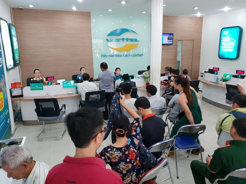 Người dân TP.HCM chen lấn đi đăng ký thông tin trước giờ G - ảnh 11