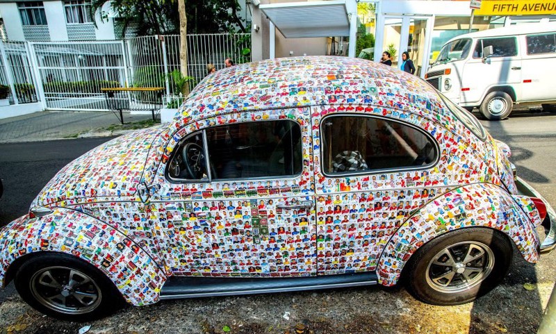 Volkswagen Beetle phủ 15.000 tấm ảnh các cầu thủ - chiếc xe độc nhất World Cup 2018 - ảnh 4