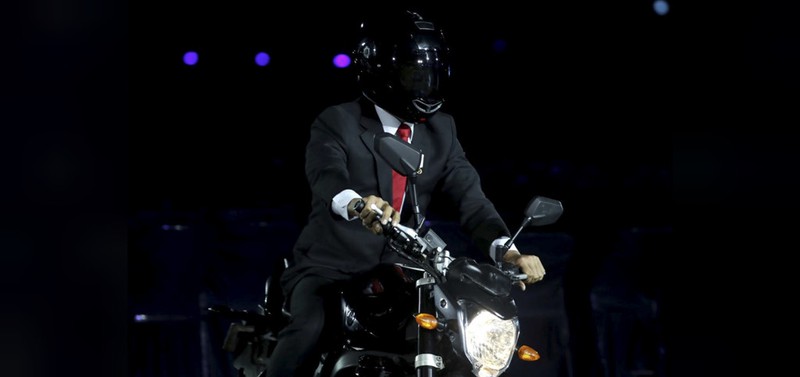 Tong thong Indonesia chay mau moto gi trong le khai mac ASIAD? hinh anh 1