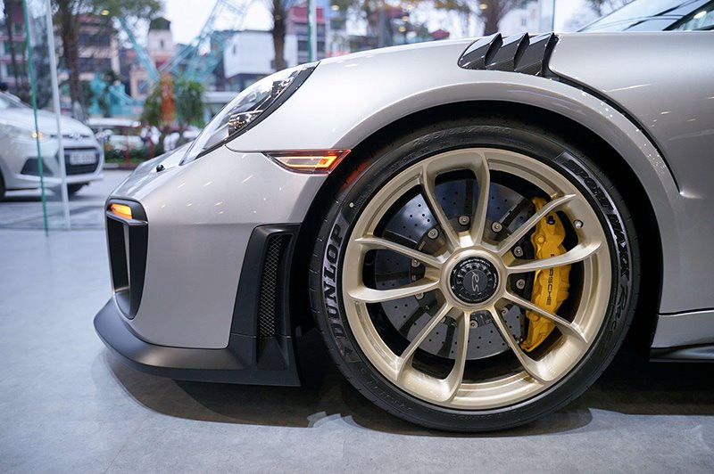 Ngắm bộ đôi xe thể thao tiền tỷ Porsche 911 GT2 RS và 718 Cayman - ảnh 4