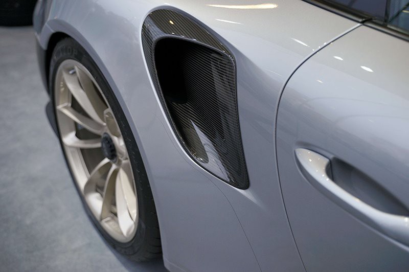 Ngắm bộ đôi xe thể thao tiền tỷ Porsche 911 GT2 RS và 718 Cayman - ảnh 9