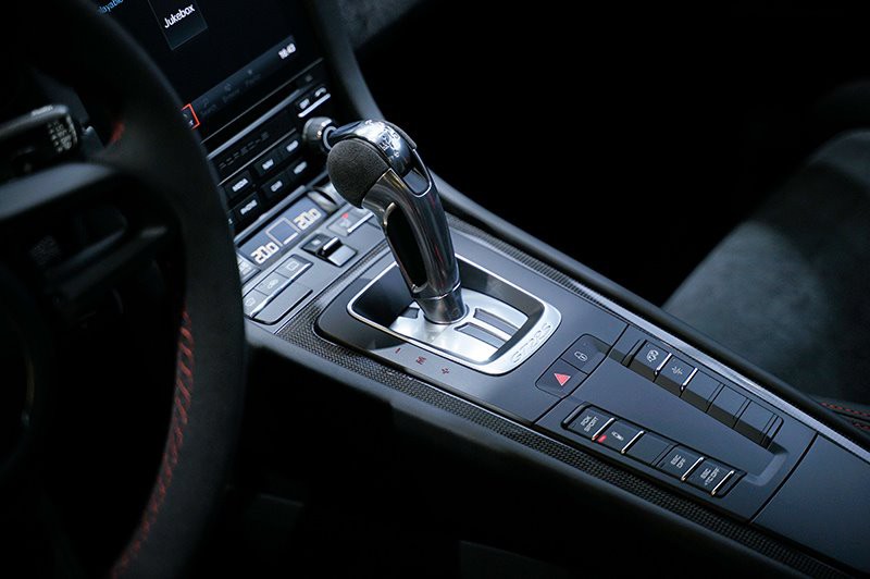 Ngắm bộ đôi xe thể thao tiền tỷ Porsche 911 GT2 RS và 718 Cayman - ảnh 6