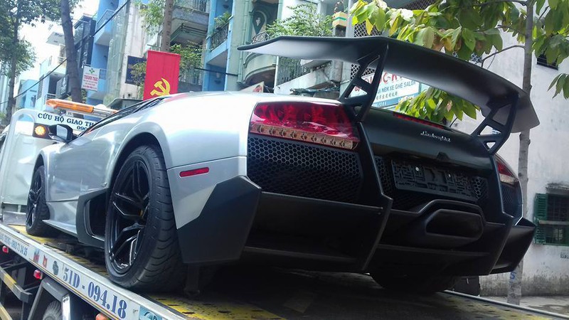 Đại gia Việt chịu chơi bỏ chục tỷ sắm siêu xe 'bò vàng' Lamborghini