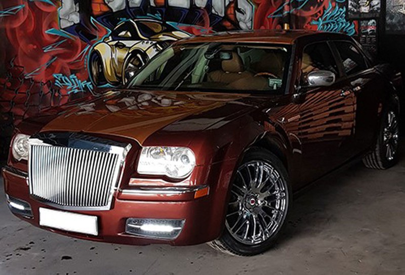 Biến xe cũ 8 năm tuổi thành siêu xe Rolls-Royce Phantom đẹp long lanh