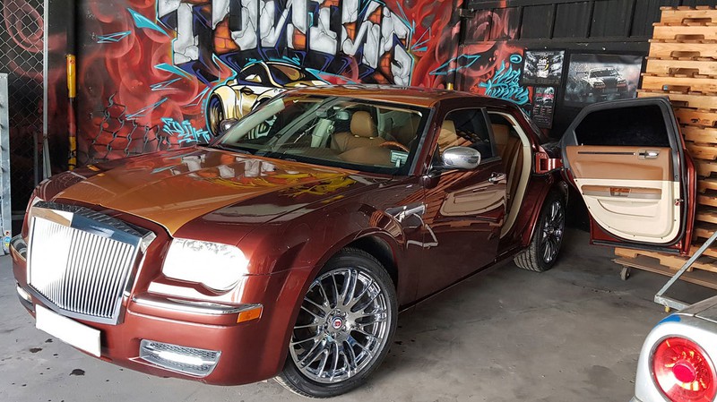 Biến xe cũ 8 năm tuổi thành siêu xe Rolls-Royce Phantom đẹp long lanh