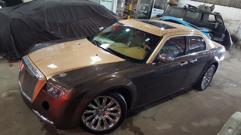 Biến xe cũ 8 năm tuổi thành siêu xe Rolls-Royce Phantom đẹp long lanh