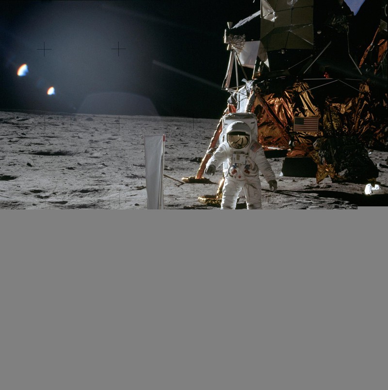 50 nam truoc, con nguoi da bo lai nhung gi tren Mat trang? hinh anh 6