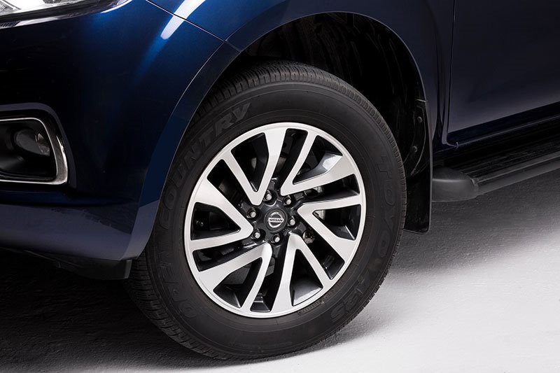 Navara A-IVI vừa ra mắt, giá bán 679 triệu đồng - ảnh 2