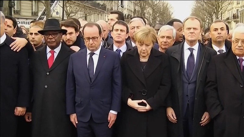 Ảnh: Cuộc tuần hành tưởng niệm các nạn nhân khủng bố ở Pháp - ảnh 2