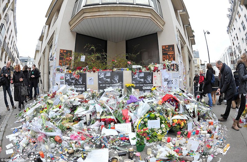 Ảnh: Cuộc tuần hành tưởng niệm các nạn nhân khủng bố ở Pháp - ảnh 8