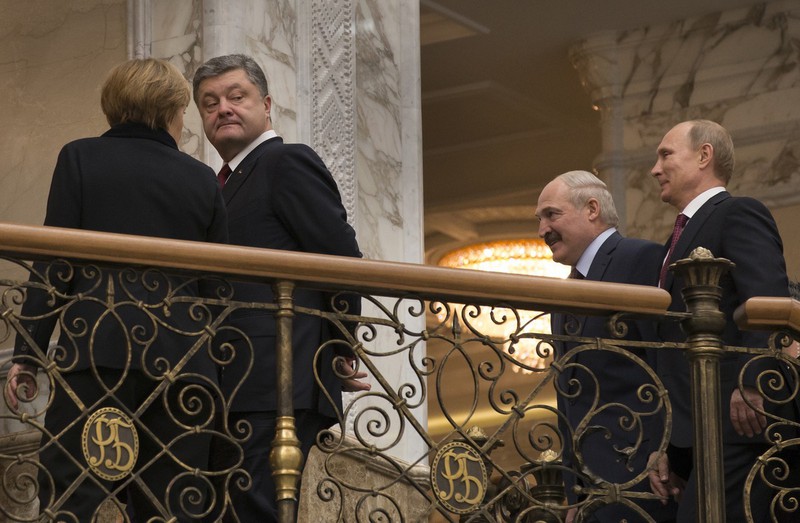 Khủng hoảng Ukraine: Những khoảnh khắc đáng nhớ ở hội nghị Minsk - ảnh 11