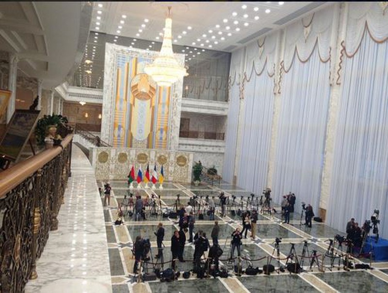 Khủng hoảng Ukraine: Những khoảnh khắc đáng nhớ ở hội nghị Minsk - ảnh 12