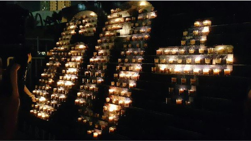 Chùm ảnh: Thế giới hưởng ứng Giờ Trái Đất 2015 - ảnh 3