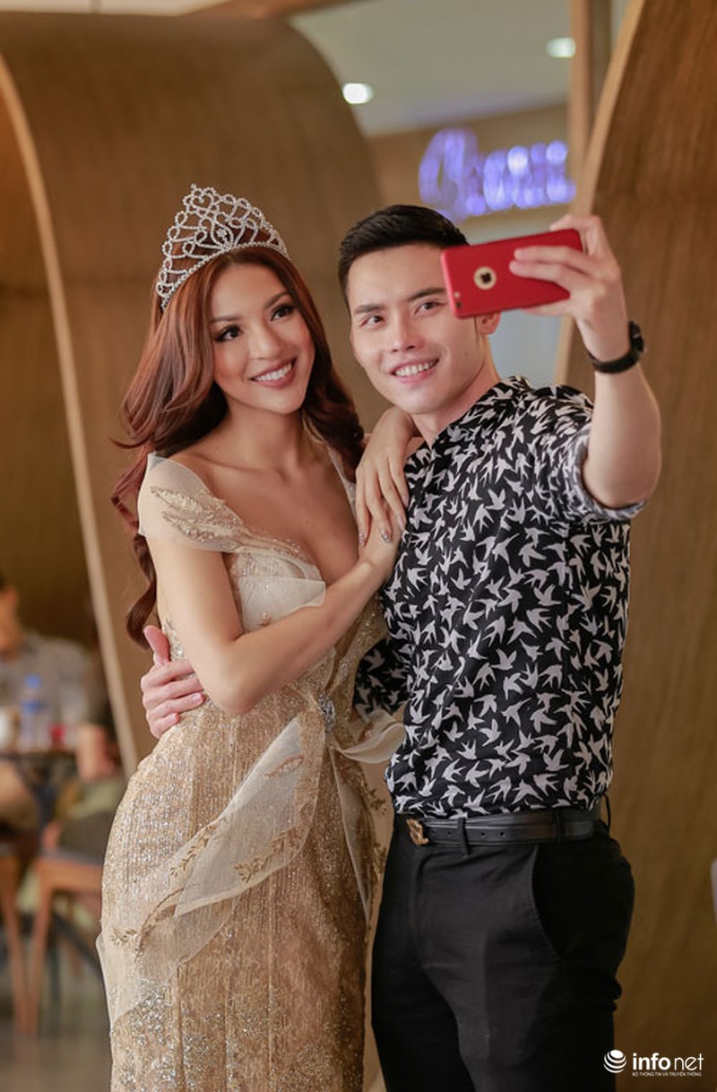 Siêu mẫu Khả Trang tự tin trong vai trò Giám khảo Miss Egypt World 2016 - ảnh 3