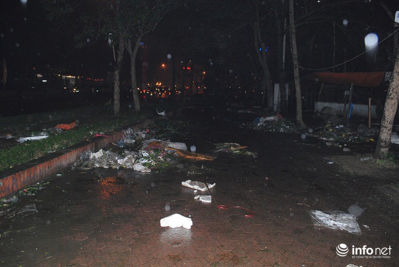 Những hình ảnh “không đẹp” đêm 30 - ảnh 12