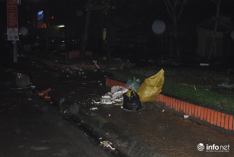 Những hình ảnh “không đẹp” đêm 30 - ảnh 13