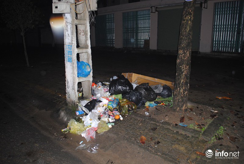 Những hình ảnh “không đẹp” đêm 30 - ảnh 4