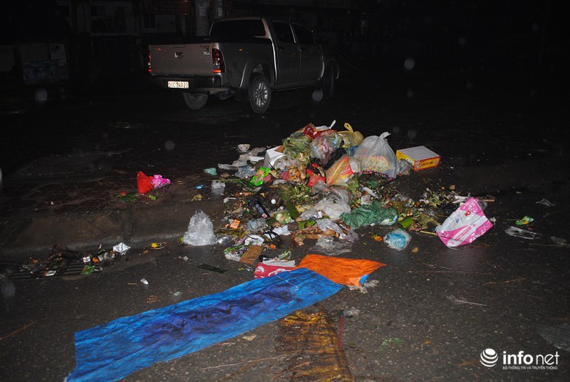 Những hình ảnh “không đẹp” đêm 30 - ảnh 5