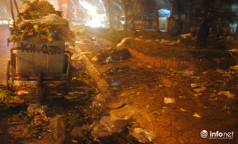 Những hình ảnh “không đẹp” đêm 30 - ảnh 9