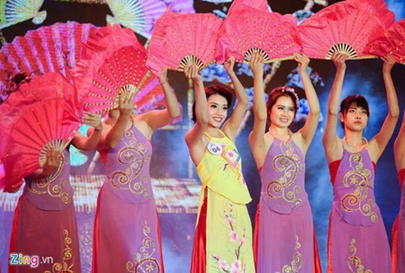 Nữ sinh đẹp nhất trường Ngoại thương 2015 - ảnh 2