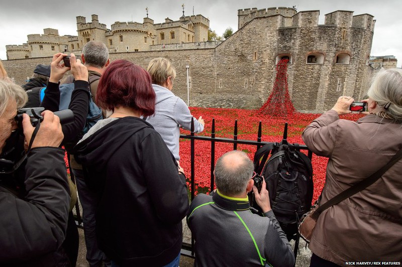 London rực đỏ với