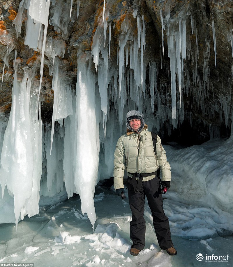 Ngỡ ngàng trước vẻ đẹp kỳ vĩ của hang băng lúc bình minh ở Siberia - ảnh 5
