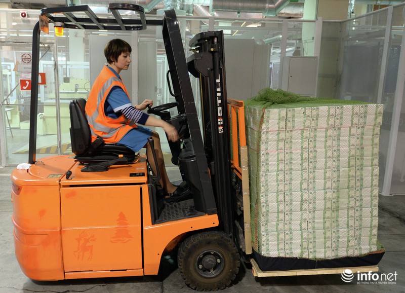 Bên trong nhà máy in tiền của Nga - ảnh 14