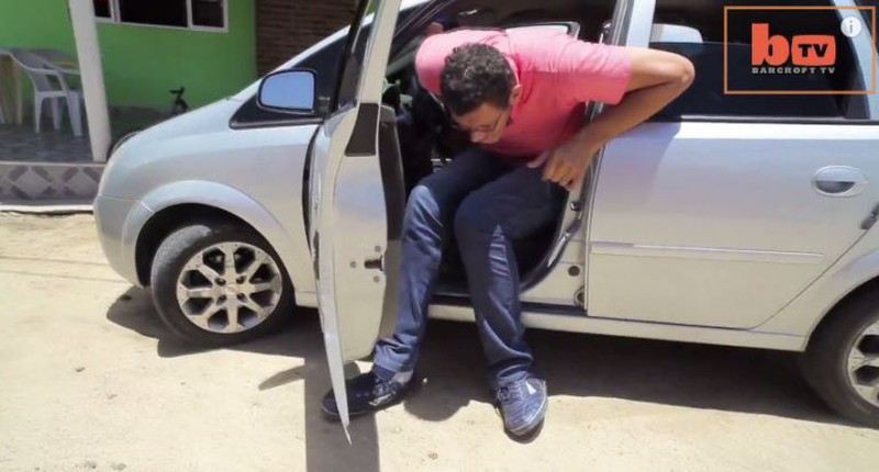 Tình yêu sét đánh của chàng khổng lồ và nàng tý hon - ảnh 2