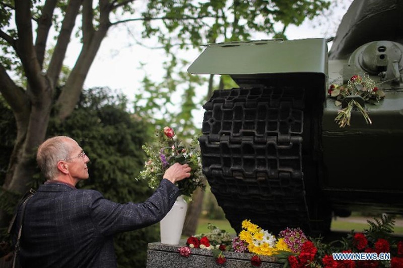 Ảnh: Cả thế giới kỷ niệm kết thúc Thế chiến II - ảnh 22