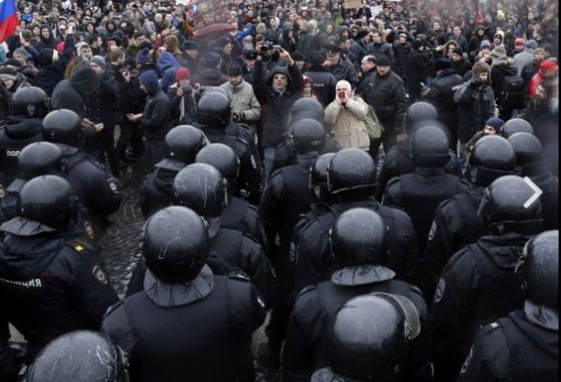 Ảnh: Phe đối lập biểu tình phản đối Tổng thống Putin trên khắp nước Nga - ảnh 11
