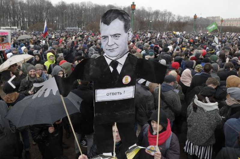 Ảnh: Phe đối lập biểu tình phản đối Tổng thống Putin trên khắp nước Nga - ảnh 15