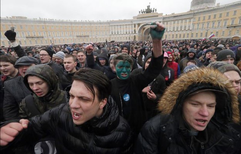 Ảnh: Phe đối lập biểu tình phản đối Tổng thống Putin trên khắp nước Nga - ảnh 10