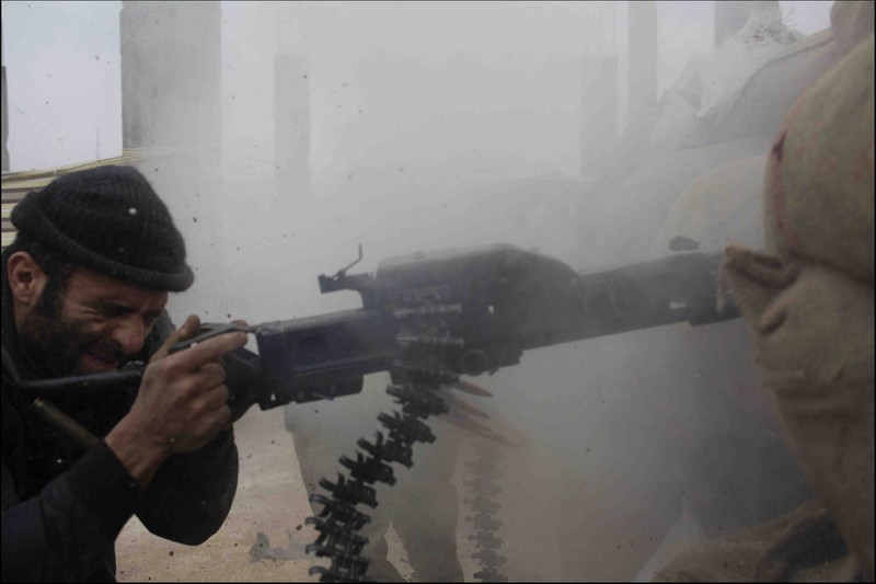 Ảnh: Kobani chìm trong đổ nát và chiến sự - ảnh 6