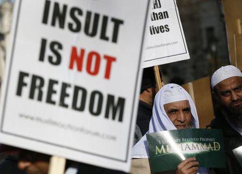 Anh: Người Hồi giáo biểu tình phản đối tòa soạn Charlie Hebdo - ảnh 2