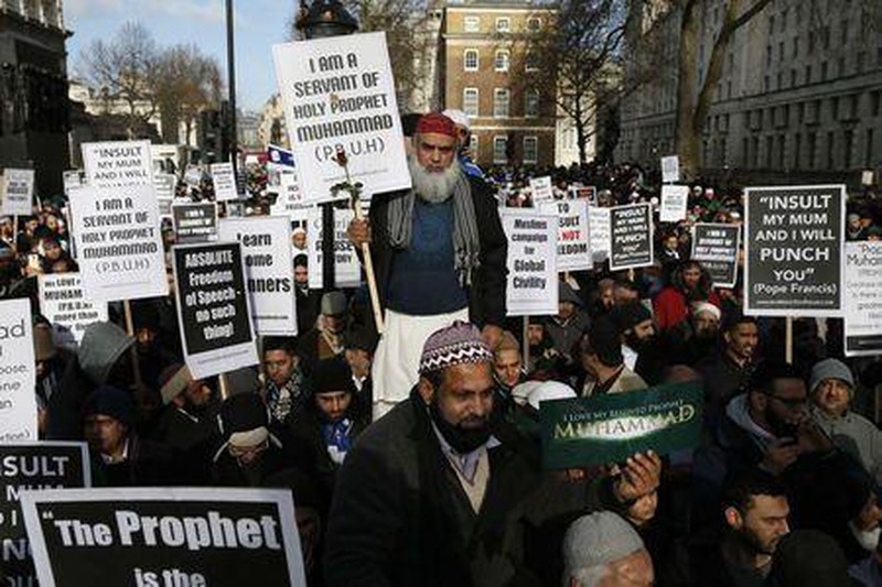 Anh: Người Hồi giáo biểu tình phản đối tòa soạn Charlie Hebdo - ảnh 9
