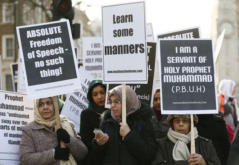 Anh: Người Hồi giáo biểu tình phản đối tòa soạn Charlie Hebdo - ảnh 3