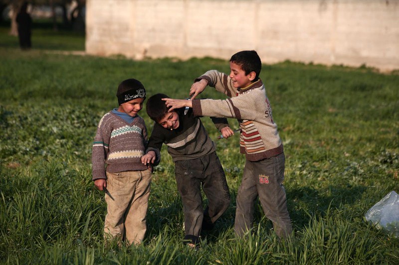 Cuộc sống đau thương của những đứa trẻ Syria giữa tâm điểm chiến sự - ảnh 6