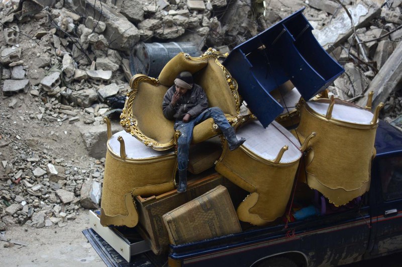 Cuộc sống đau thương của những đứa trẻ Syria giữa tâm điểm chiến sự - ảnh 12