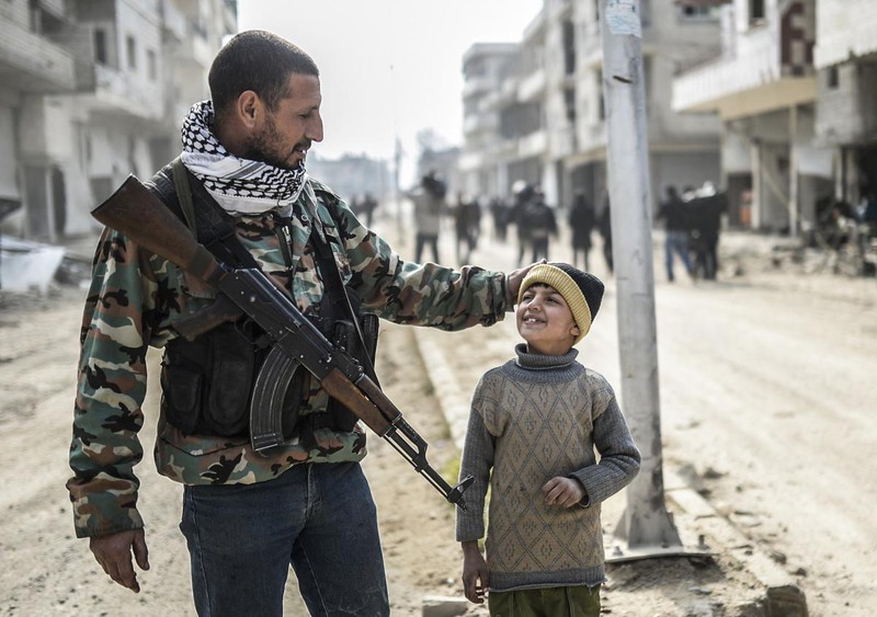 Cuộc sống đau thương của những đứa trẻ Syria giữa tâm điểm chiến sự - ảnh 3