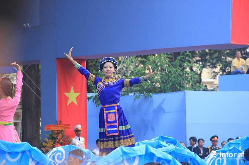 Toàn cảnh lễ Diễu binh chào mừng 40 năm Thống nhất đất nước (30/4/2015) - ảnh 76